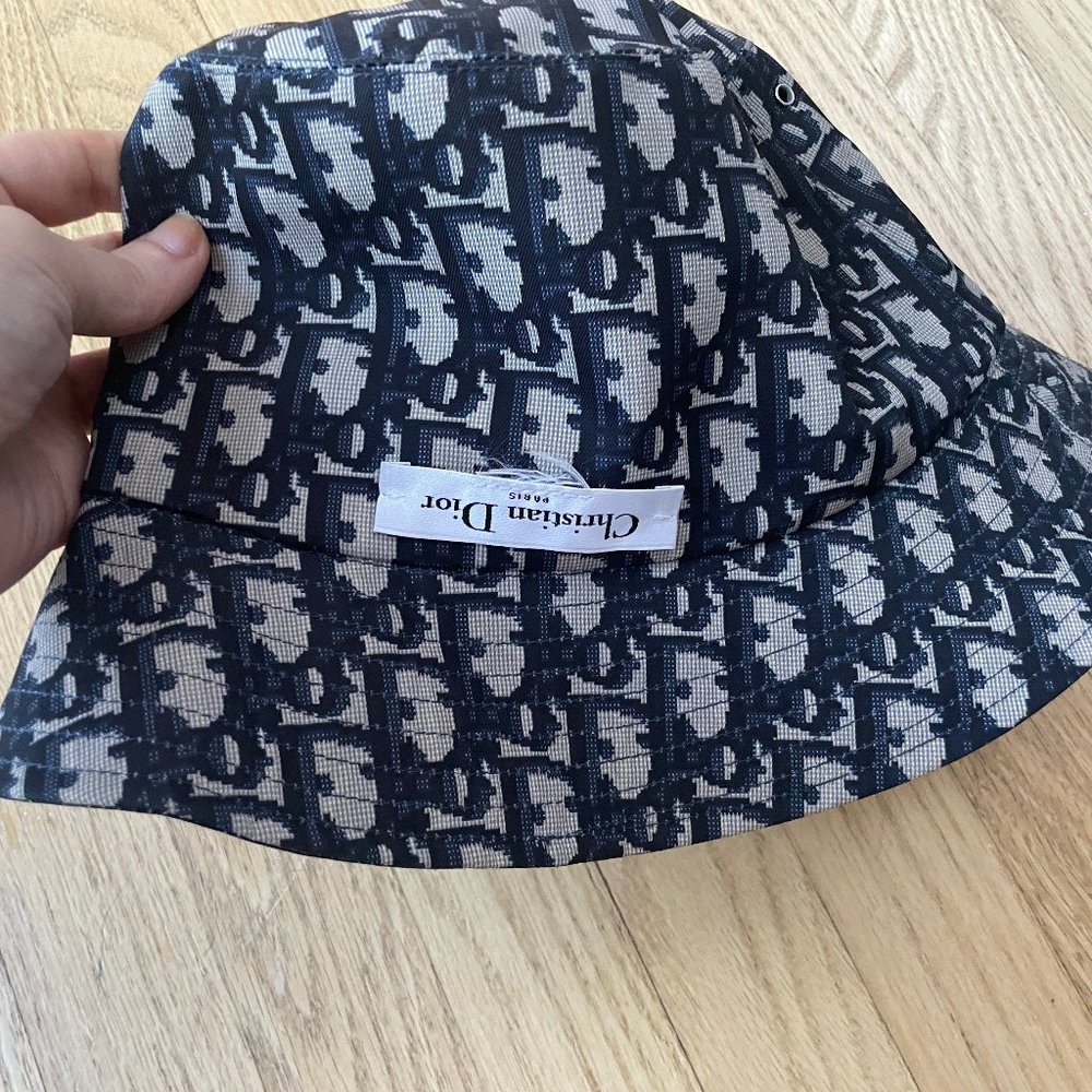 dior bucket hat